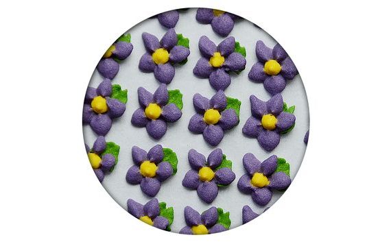 SUGAR DECORATIONS -  FLOWERS SIMPLE WITH A LEAF 35 PC. PURPLE