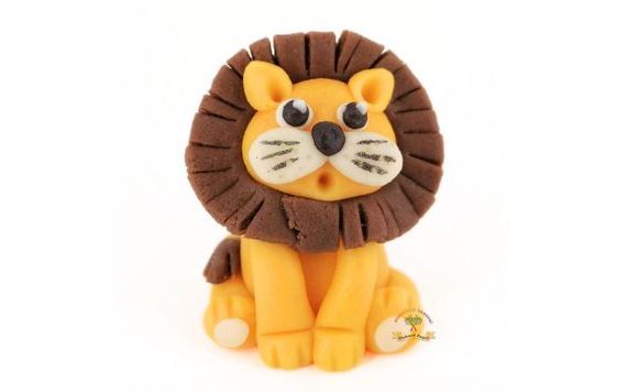 3D LION FIGURE 60 G (LION / LION CUB)