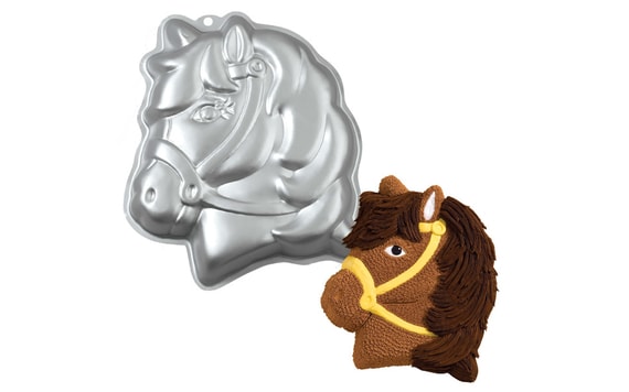 CAKE TIN PONY'S HEAD 3D