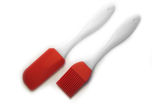 SILICONE SPATULA WITH A PASTRY BRUSH