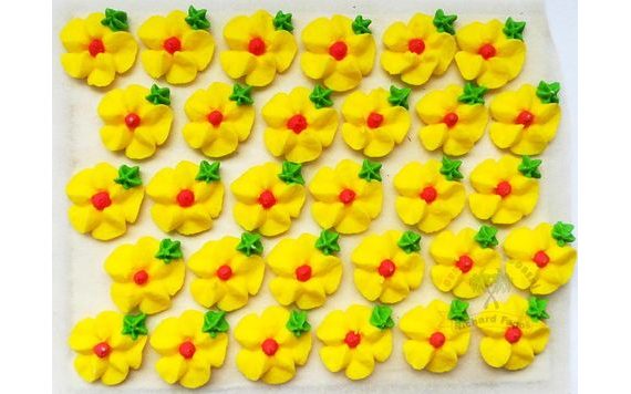 SUGAR FLOWER DECORATIONS ON TRAY 4 (30 PCS)