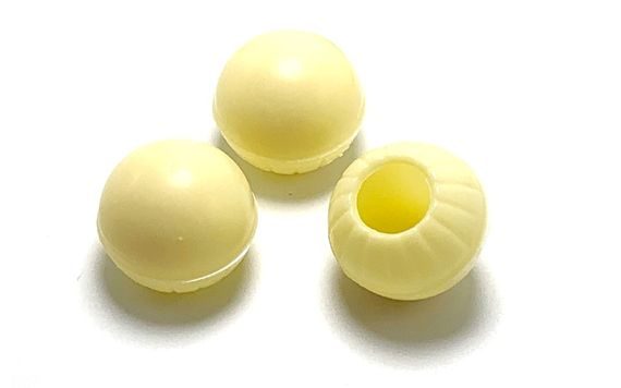 WHITE CHOCOLATE BEADS TRUFFLE WHITE TRUFFLE SHELL 1563 G / 504 PCS