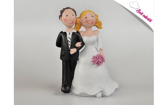 WEDDING CAKE TOPPERS - A COUPLE OF NEWLYWEDS 15 CM