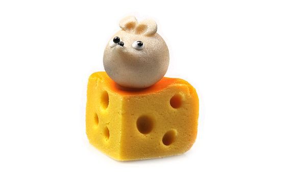 MOUSE ON CHEESE - MARZIPAN CAKE TOPPER