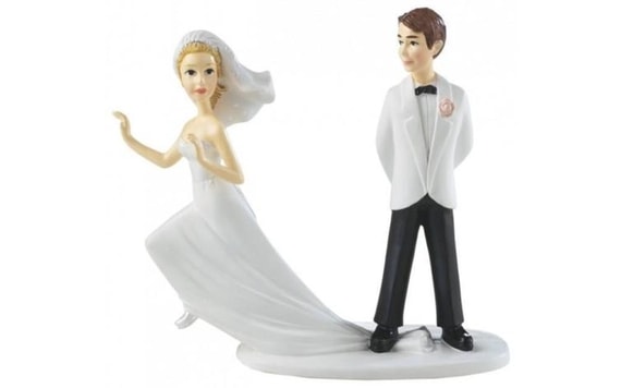 BRIDE ON THE RUN - WEDDING FIGURINES FOR CAKE