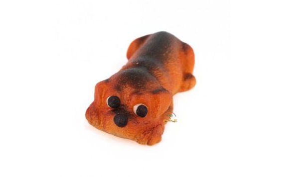 JEDLÁ FIGÚRKA Č. 4 – LEŽIACI PSÍK