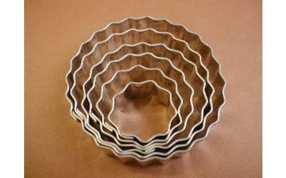 SET OF NESTING DOUGH CUTTERS - CIRCLES ENGRAILED