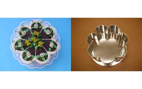 CAKE BAKING TIN FLOWER SMALL 21CM