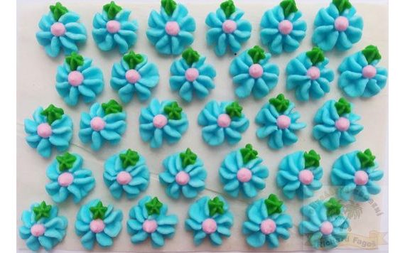 CUKROVÉ OZDOBY KVĚTY NA PLATÍČKU 28