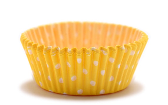 CONFECTIONERY PAPER CASES 50 X 30 MM (150 PC.) - YELLOW DOTS