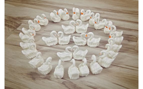 CUKROVÁ DEKORÁCIA NA TORTU – MALÁ LABUŤ