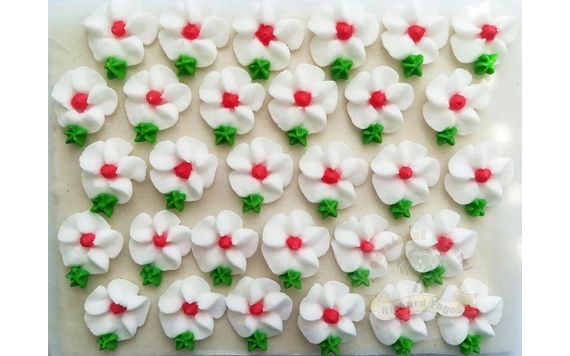 CUKROVÉ OZDOBY – KVETY NA PLATÍČKU 17 (30 KS)