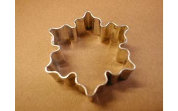 DOUGH CUTTER CRINKLED STAR