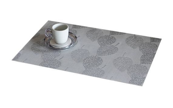 PLASTIC PLACEMAT- LIGHT GREY WITH LEAVES