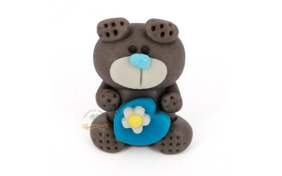 OCCASION FIGURINE – GREY TEDDY BEAR WITH BLUE HEART