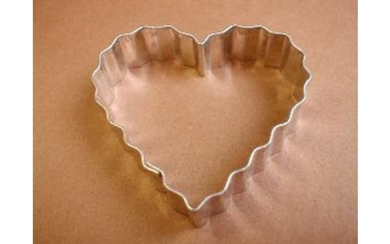 DOUGH CUTTER HEART CRINKLED