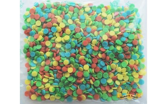 FAREBNÉ CUKROVÉ KONFETY
