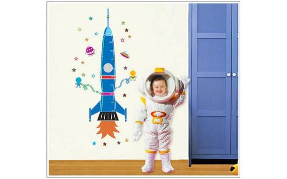 SAMOLEPKA NA ZEĎ VESMÍRNÁ RAKETA