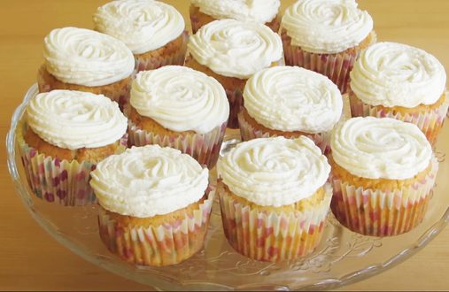 RECEPT: Cupcakes se smetanovo-mascarpone krémem