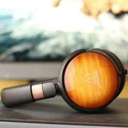 Audio-Technica ATH-WP900 vrací cestovním sluchátkům lesk