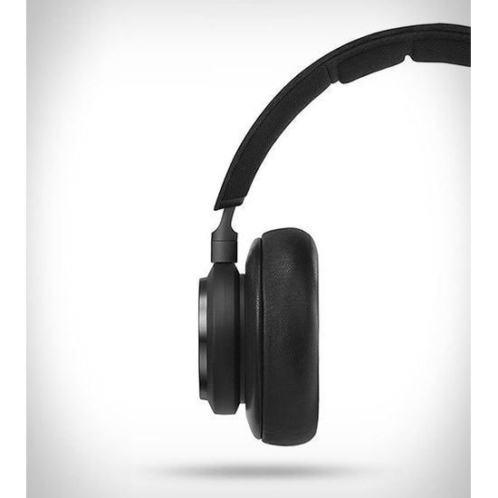 BeoPlay by BANG & OLUFSEN H9 black (používáno)