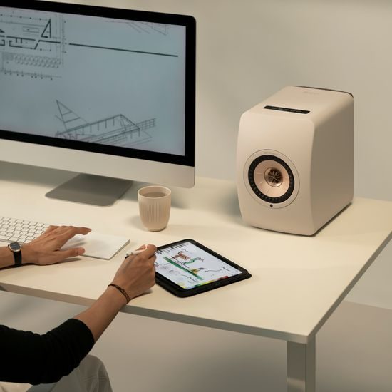 KEF LS50 Wireless II - krémová Sand Shell