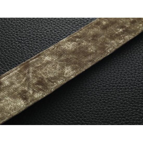 Marshall Tufton - čierna a mosadzná