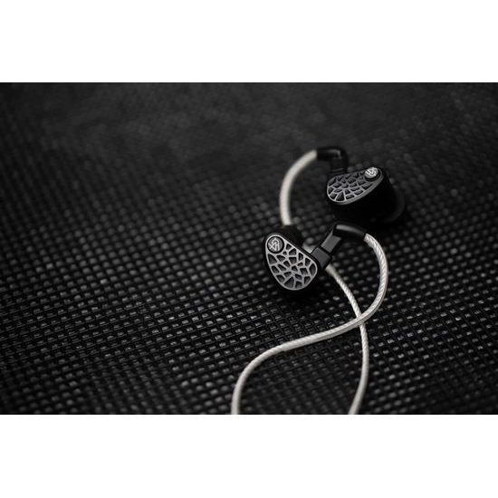 64 Audio U18s