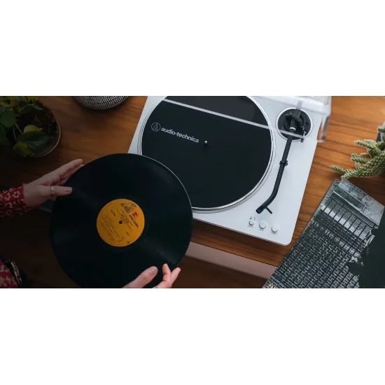 Audio-Technica AT-LP70XBT bílá
