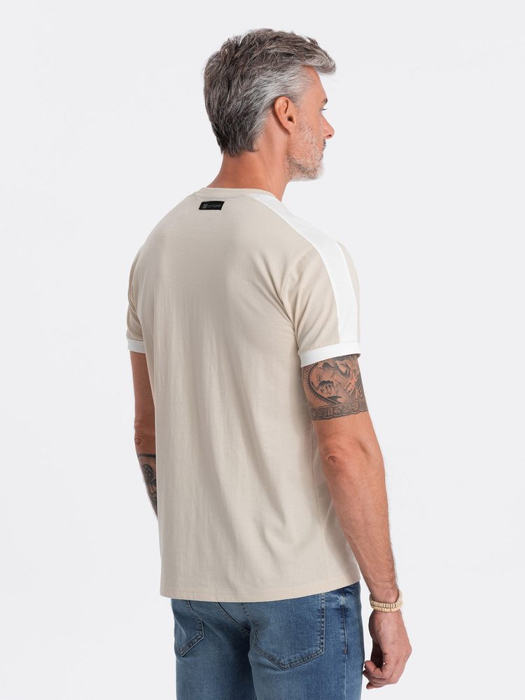 Moderné tričko s krátkym rukávom a nášivkou krémové-muži