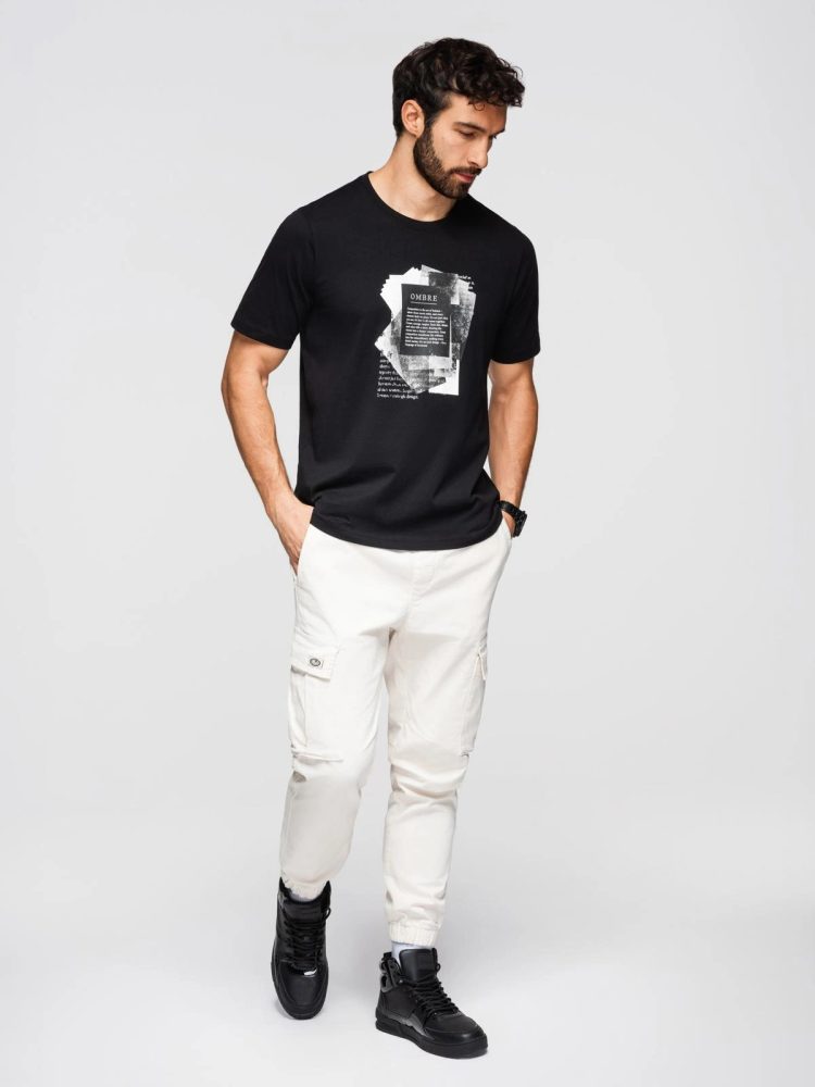 Trendy pánske tričko s krátkym rukávom- čierne