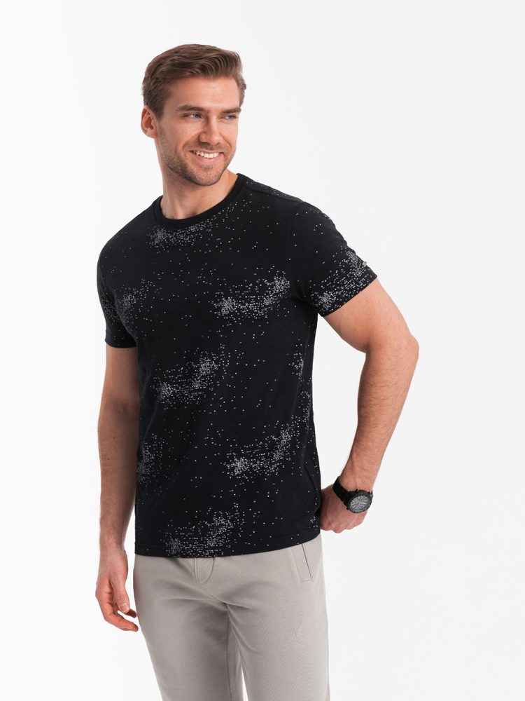 E-shop Čierne tričko s roztrúsenými písmenami V8 TSFP-0179