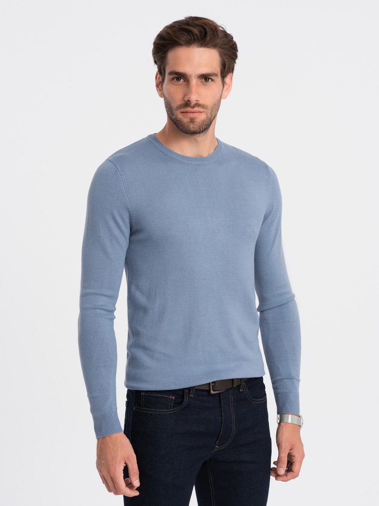 E-shop Klasický svetlo modrý sveter s okrúhlym výstrihom V10 SWBS-0106