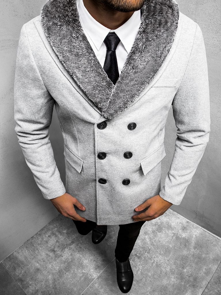 Svetlo-šedý kabát s kožušinou O/5626 - Budchlap.sk