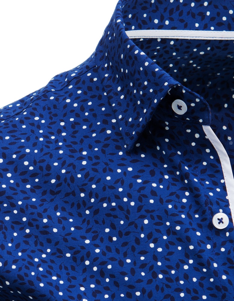 Zaujímavá modrá pánska košeľa so vzorom - Budchlap.sk