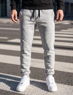Trendy pánske tepláky v šedom prevedení