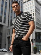 Módna tmavošedá pánska polokošeľa s pásikovým vzorom