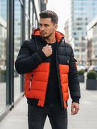 Pánska zimná bunda s kapucňou v čierno-oranžovom prevedení