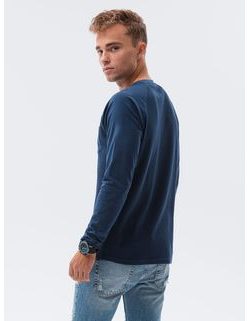 Pohodlné tmavo-modré tričko s dlhým rukávom L137