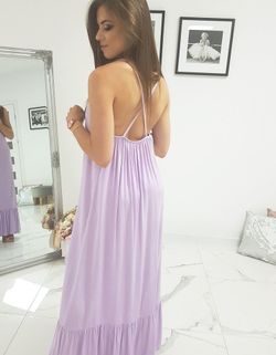 Pohodlné dlhé fialové šaty