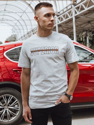 Moderné šedé tričko s trendy nápisom