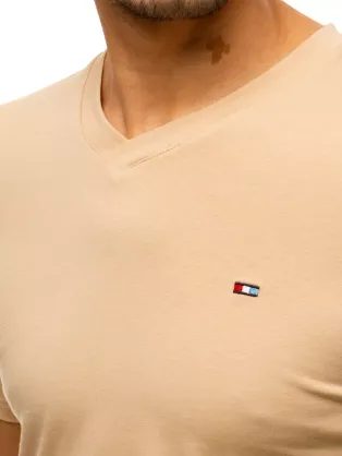 Štýlové tričko v granátovej farbe s V-výstrihom