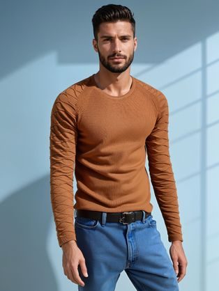 Trendy kamelový sveter pre pánov