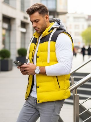 Trendy vesta s kapucňou v žltej farbe