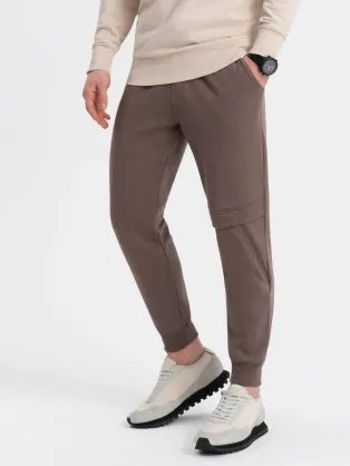 Hnedé tepláky s trendy prešívaním V4 PASK-0147