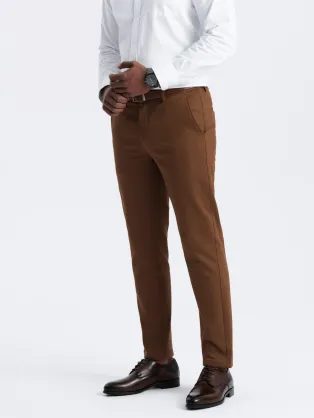 Chinos karamelové nohavice klasického strihu s jemnou textúrou V3 PACP-0190