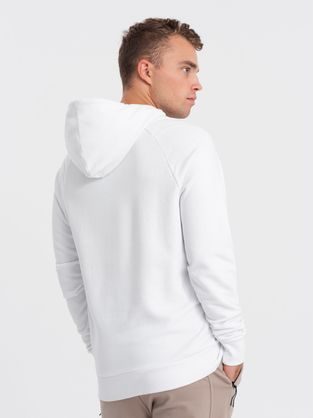 Elegantná biela košeľa s jemným vzorom