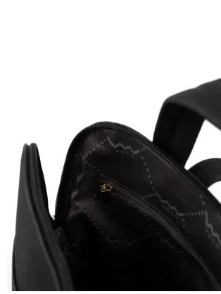 Elegantný čierny dámsky batoh Brace na zips