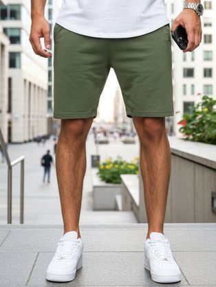 Pohodlné pánske zelené kraťasy