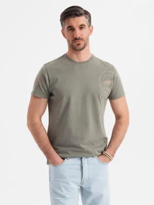 Pánske olivové tričko s trendy nápisom V2 TSFP-0225